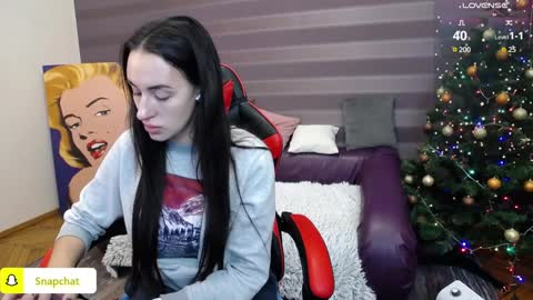 Snapshot of jeniferstone chatting on 12-31-24, 06:37 Kira online show from 12-31-24, 06:37