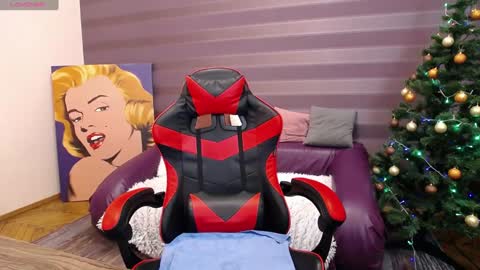 Snapshot of jeniferstone chatting on 01-07-25, 06:38 Kira online show from 01-07-25, 06:38