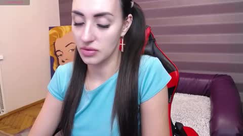 Snapshot of jeniferstone chatting on 11-19-25, 08:03 Kira online show from 11-19-25, 08:03