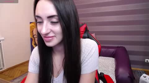 Snapshot of jeniferstone chatting on 11-21-25, 07:51 Kira online show from 11-21-25, 07:51