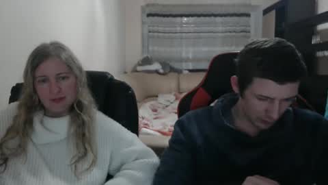 Snapshot of jenisandpeter chatting on 03-02-25, 07:45 JenisAndPeter online show from 03-02-25, 07:45