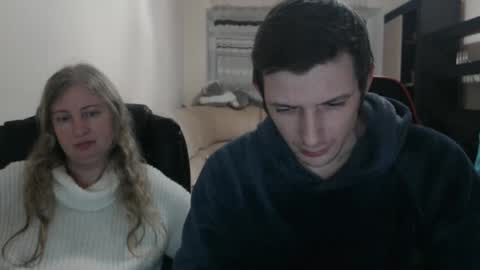 Snapshot of jenisandpeter chatting on 03-03-25, 04:14 JenisAndPeter online show from 03-03-25, 04:14