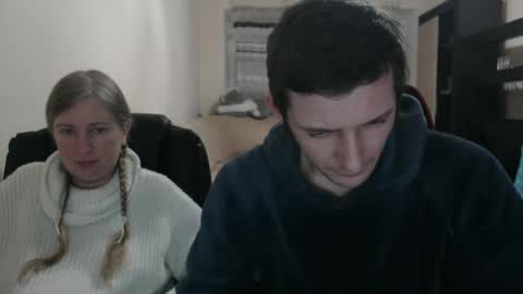 Snapshot of jenisandpeter chatting on 03-03-25, 07:28 JenisAndPeter online show from 03-03-25, 07:28