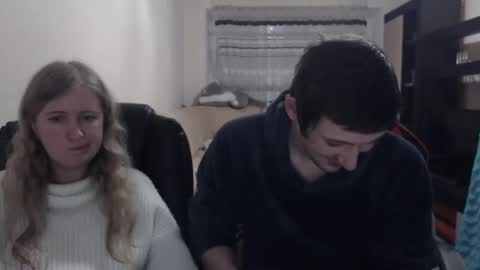 Snapshot of jenisandpeter chatting on 03-06-25, 08:48 JenisAndPeter online show from 03-06-25, 08:48