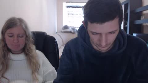 Snapshot of jenisandpeter chatting on 03-07-25, 07:30 JenisAndPeter online show from 03-07-25, 07:30