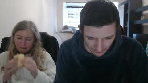 Snapshot of jenisandpeter chatting on 03-07-25, 01:51 JenisAndPeter online show from 03-07-25, 01:51