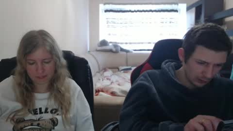 Snapshot of jenisandpeter chatting on 03-08-25, 07:05 JenisAndPeter online show from 03-08-25, 07:05