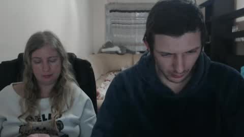 Snapshot of jenisandpeter chatting on 03-09-25, 07:05 JenisAndPeter online show from 03-09-25, 07:05