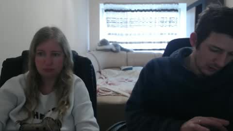 Snapshot of jenisandpeter chatting on 03-10-25, 06:59 JenisAndPeter online show from 03-10-25, 06:59