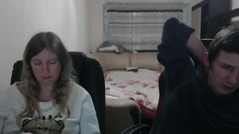 Snapshot of jenisandpeter chatting on 03-11-25, 09:04 JenisAndPeter online show from 03-11-25, 09:04