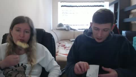 Snapshot of jenisandpeter chatting on 03-12-25, 09:23 JenisAndPeter online show from 03-12-25, 09:23