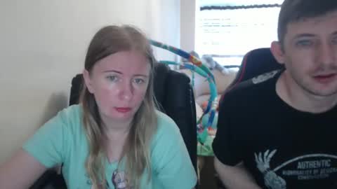 Snapshot of jenisandpeter chatting on 09-16-25, 06:14 JenisAndPeter online show from 09-16-25, 06:14