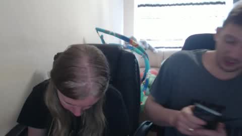 Snapshot of jenisandpeter chatting on 09-18-25, 07:21 JenisAndPeter online show from 09-18-25, 07:21