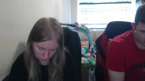 Snapshot of jenisandpeter chatting on 09-24-25, 06:39 JenisAndPeter online show from 09-24-25, 06:39