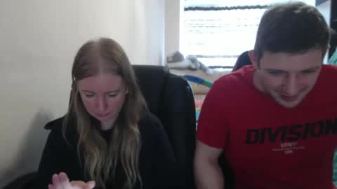 Snapshot of jenisandpeter chatting on 09-25-25, 07:12 JenisAndPeter online show from 09-25-25, 07:12