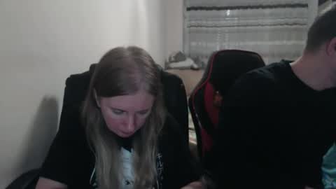 Snapshot of jenisandpeter chatting on 09-26-25, 08:02 JenisAndPeter online show from 09-26-25, 08:02