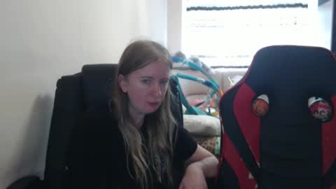 Snapshot of jenisandpeter chatting on 09-29-25, 06:51 JenisAndPeter online show from 09-29-25, 06:51