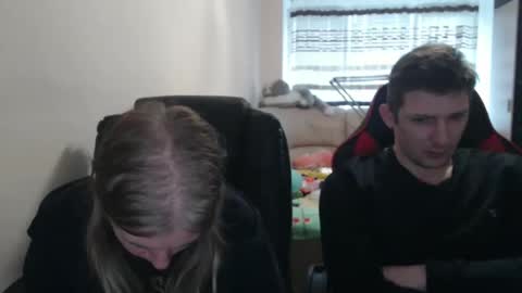 Snapshot of jenisandpeter chatting on 10-01-25, 07:25 JenisAndPeter online show from 10-01-25, 07:25