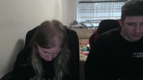 Snapshot of jenisandpeter chatting on 10-09-25, 07:06 JenisAndPeter online show from 10-09-25, 07:06