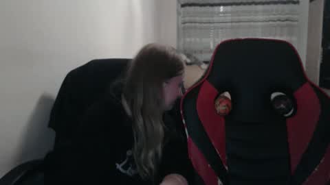 Snapshot of jenisandpeter chatting on 10-09-25, 07:23 JenisAndPeter online show from 10-09-25, 07:23