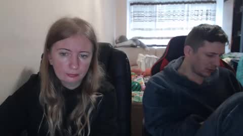 Snapshot of jenisandpeter chatting on 10-24-25, 07:38 JenisAndPeter online show from 10-24-25, 07:38