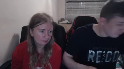 Snapshot of jenisandpeter chatting on 10-25-25, 07:30 JenisAndPeter online show from 10-25-25, 07:30