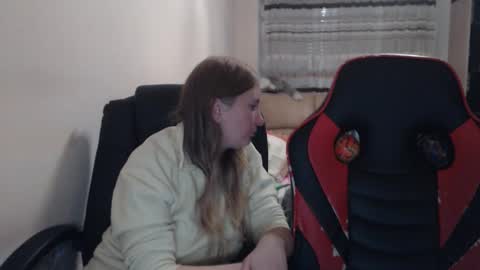 Snapshot of jenisandpeter chatting on 11-06-25, 07:26 JenisAndPeter online show from 11-06-25, 07:26