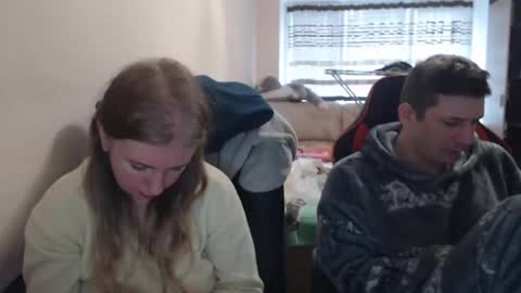 Snapshot of jenisandpeter chatting on 11-08-25, 07:52 JenisAndPeter online show from 11-08-25, 07:52