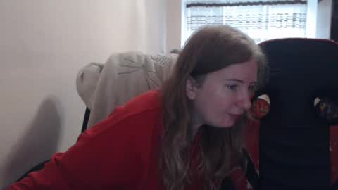 Snapshot of jenisandpeter chatting on 11-12-25, 06:14 JenisAndPeter online show from 11-12-25, 06:14