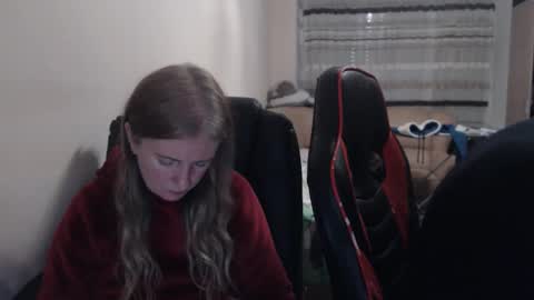 Snapshot of jenisandpeter chatting on 11-16-25, 08:14 JenisAndPeter online show from 11-16-25, 08:14