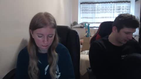 Snapshot of jenisandpeter chatting on 12-03-25, 07:16 JenisAndPeter online show from 12-03-25, 07:16