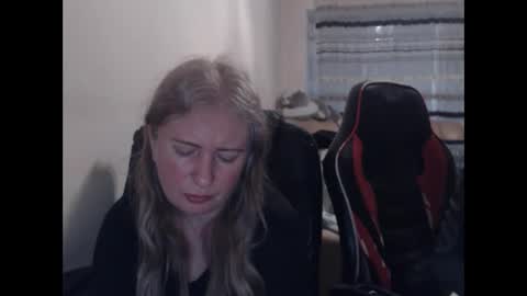 JenisAndPeter online show from 04-05-26, 06:05