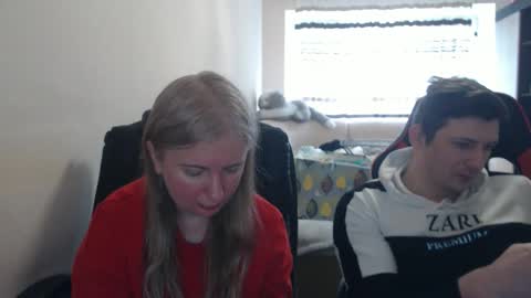 JenisAndPeter online show from 04-11-26, 07:45