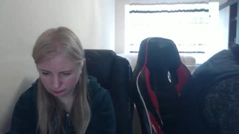 JenisAndPeter online show from 04-24-26, 06:16