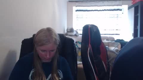 JenisAndPeter online show from 04-25-26, 01:41