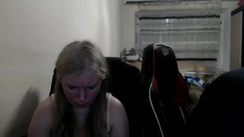 Snapshot of jenisandpeter chatting on 05-23-26, 06:12 JenisAndPeter online show from 05-23-26, 06:12