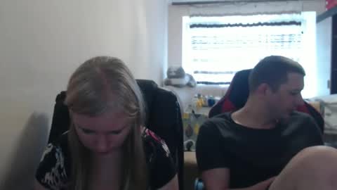 Snapshot of jenisandpeter chatting on 05-28-26, 08:11 JenisAndPeter online show from 05-28-26, 08:11