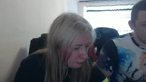 Snapshot of jenisandpeter chatting on 06-04-26, 06:08 JenisAndPeter online show from 06-04-26, 06:08