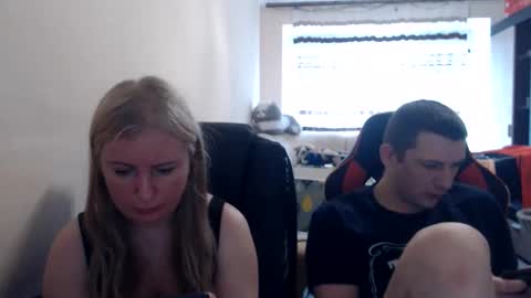 Snapshot of jenisandpeter chatting on 06-07-26, 07:23 JenisAndPeter online show from 06-07-26, 07:23