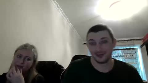 Snapshot of jenisandpeter chatting on 06-10-26, 05:56 JenisAndPeter online show from 06-10-26, 05:56