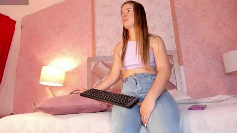 Snapshot of jenna1_ chatting on 03-08-25, 12:30 JENNA online show from 03-08-25, 12:30