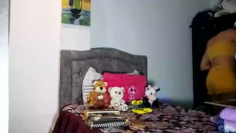 Snapshot of jenna_grey24 chatting on 11-02-25, 04:26 Isabella online show from 11-02-25, 04:26