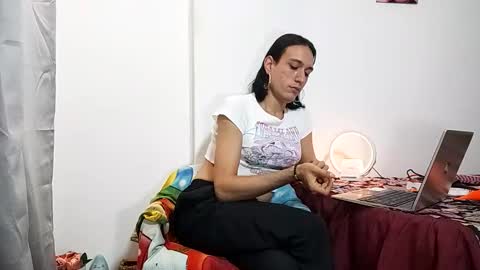 Snapshot of jenna_grey24 chatting on 12-04-25, 07:17 Isabella online show from 12-04-25, 07:17