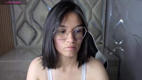 Snapshot of jenna_tx chatting on 10-24-25, 03:14 Online 800 to 1400 online show from 10-24-25, 03:14