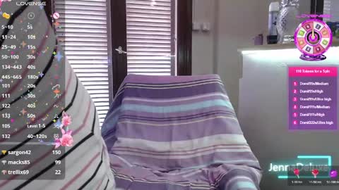 Snapshot of jennadeluxe chatting on 05-11-26, 02:45 Jenna online show from 05-11-26, 02:45