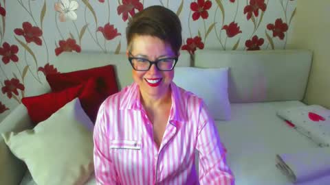 Jenn online show from 02-11-25, 10:59