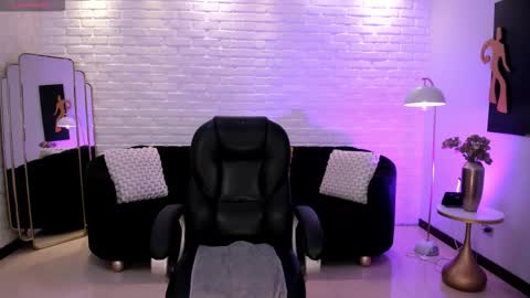 Jenna Olson  online show from 02-07-26, 07:06