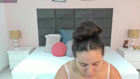 Snapshot of jenner_madison chatting on 11-10-25, 12:37 jenner_madison online show from 11-10-25, 12:37