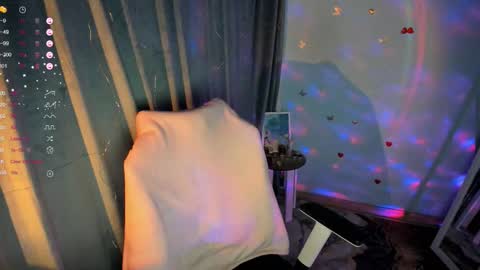 Jennie online show from 11-26-25, 12:11