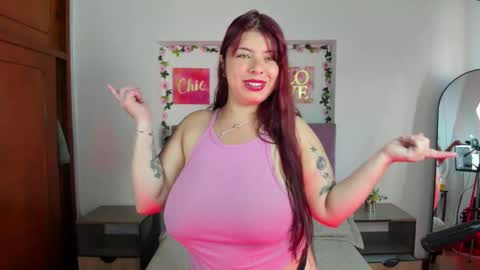 Snapshot of jennie_boobs_ chatting on 09-25-25, 08:23 Jennie online show from 09-25-25, 08:23